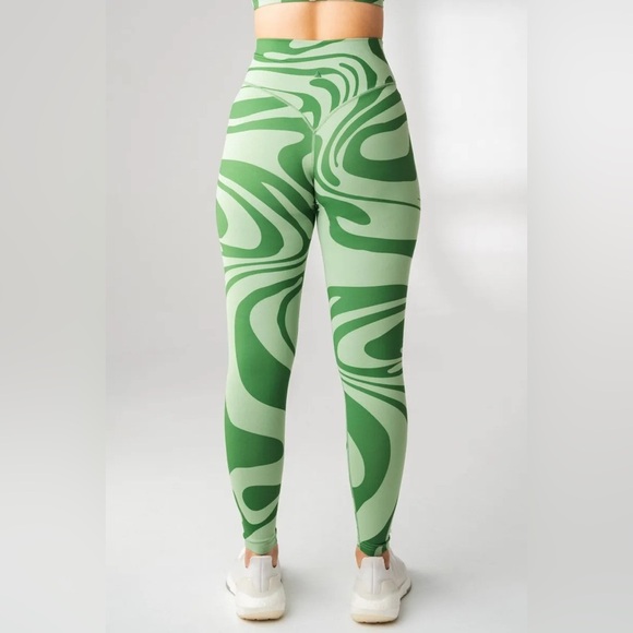 NWOT Cosmopolitan X Balance Athletica Vitality Pant in Botanical Green L - Picture 3 of 5
